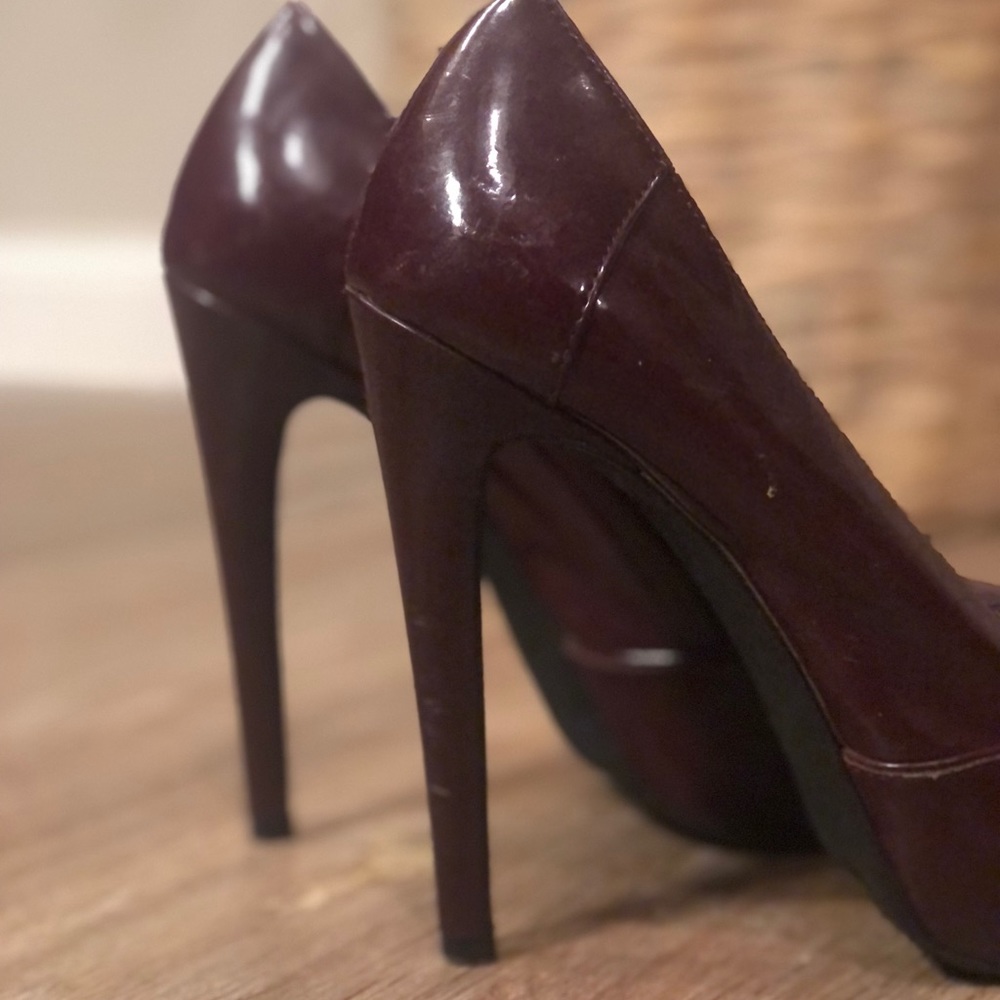 Jessica Simpson heels